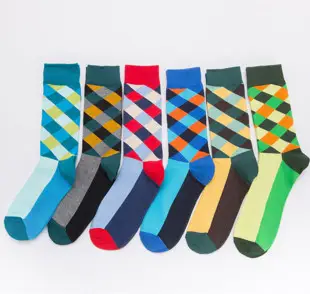 Spot autumn and winter new cross-border fashion color men's socks animal series Casual couples socks wholesale without card head — feature 13
