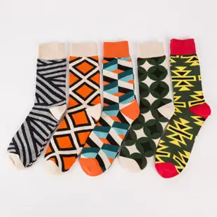 Spot autumn and winter new cross-border fashion color men's socks animal series Casual couples socks wholesale without card head — feature 17
