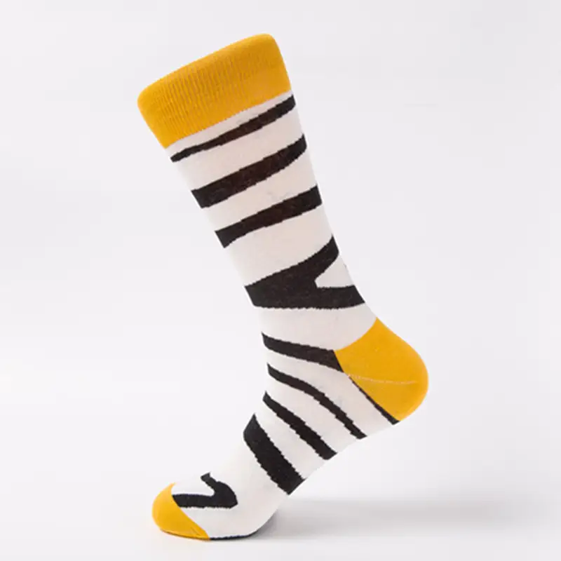 Spot autumn and winter new cross-border fashion color men's socks animal series Casual couples socks wholesale without card head