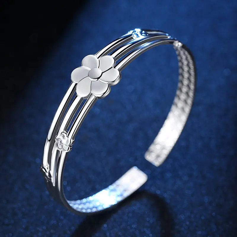 Silver Plated 6-Leaf Flower Bracelet for Women - Image 2