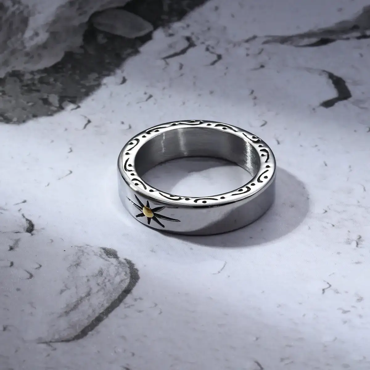 Vintage Titanium Steel Sunflower Ring for Men — feature 2