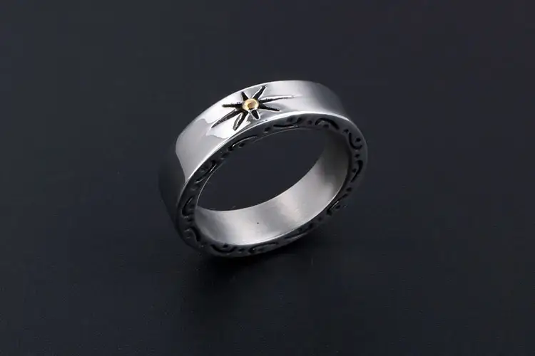 Vintage Titanium Steel Sunflower Ring for Men — feature 6