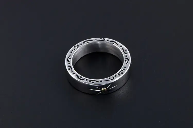 Vintage Titanium Steel Sunflower Ring for Men — feature 8