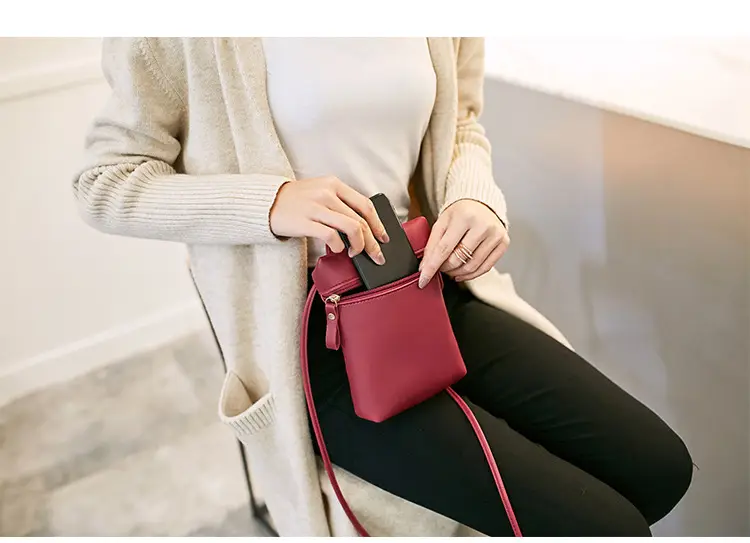 Women's Small Square Crossbody Bag Red Mobile Phone Bag — feature 12