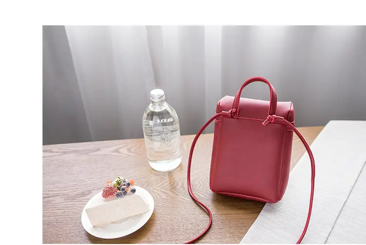 Women's Small Square Crossbody Bag Red Mobile Phone Bag — feature 17