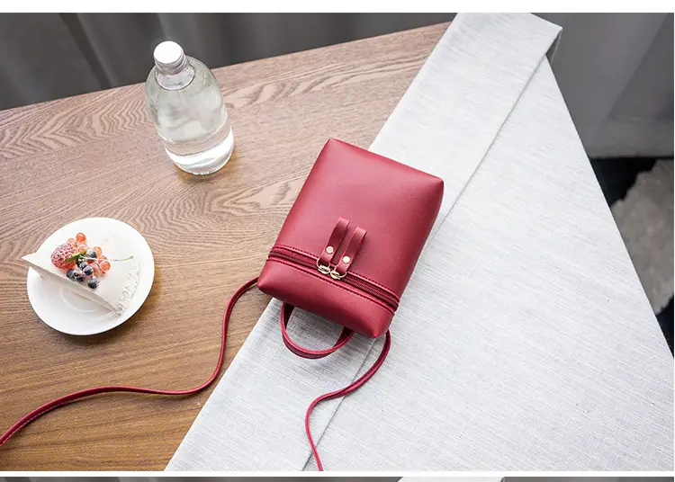 Women's Small Square Crossbody Bag Red Mobile Phone Bag — feature 19