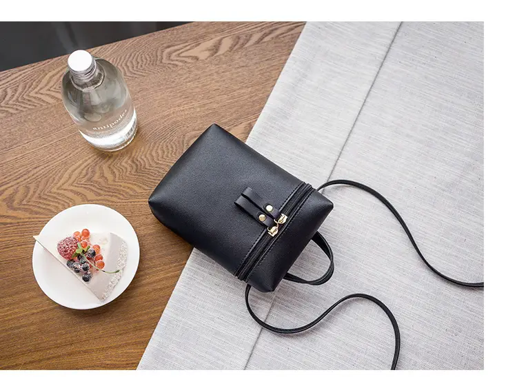 Women's Small Square Crossbody Bag Red Mobile Phone Bag — feature 24