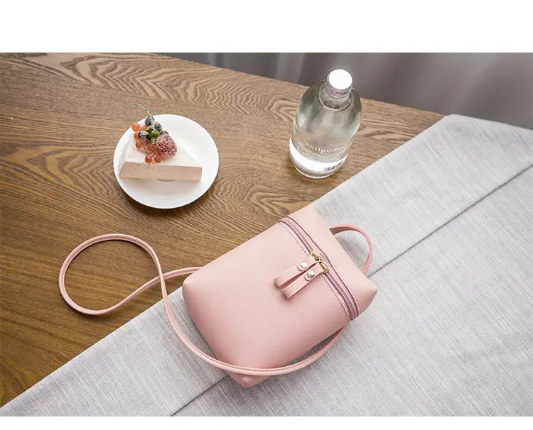 Women's Small Square Crossbody Bag Red Mobile Phone Bag — feature 27
