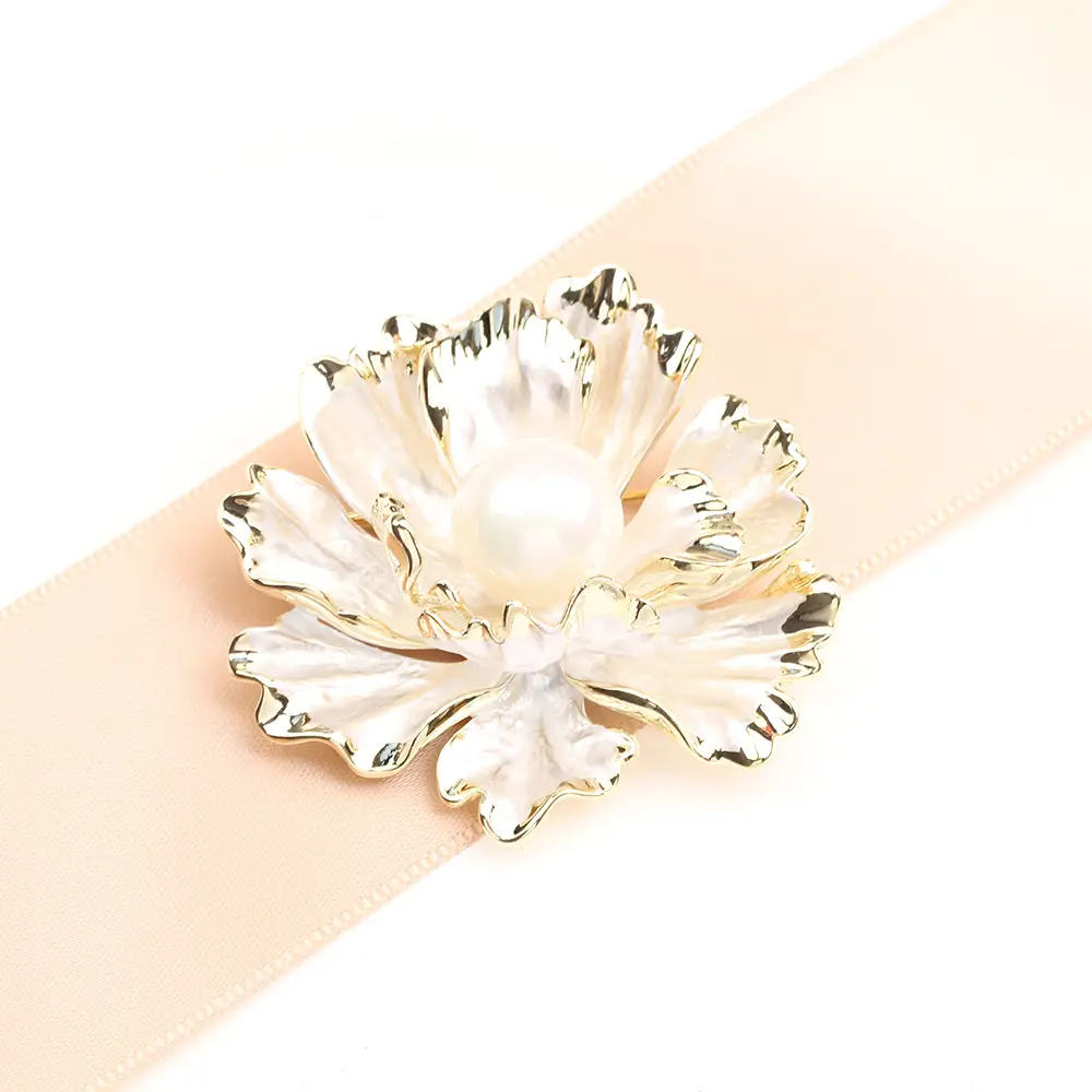 Sun Cloud New Vintage Simple Inlaid Artificial Pearl Peony Corsage Multi-layer Petal Pin Vintage Brooch - Image 5