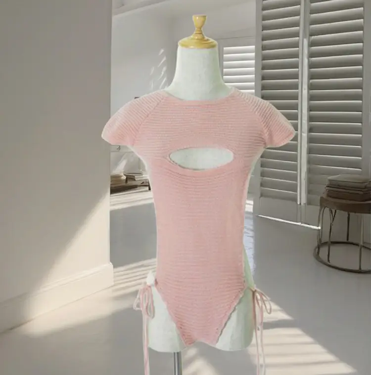 Pink Knitted Backless Sleeveless Sweater for Women - Image 10