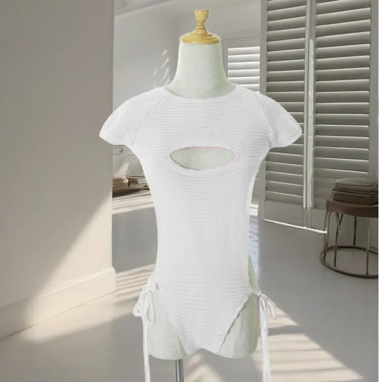 Pink Knitted Backless Sleeveless Sweater for Women - Image 11