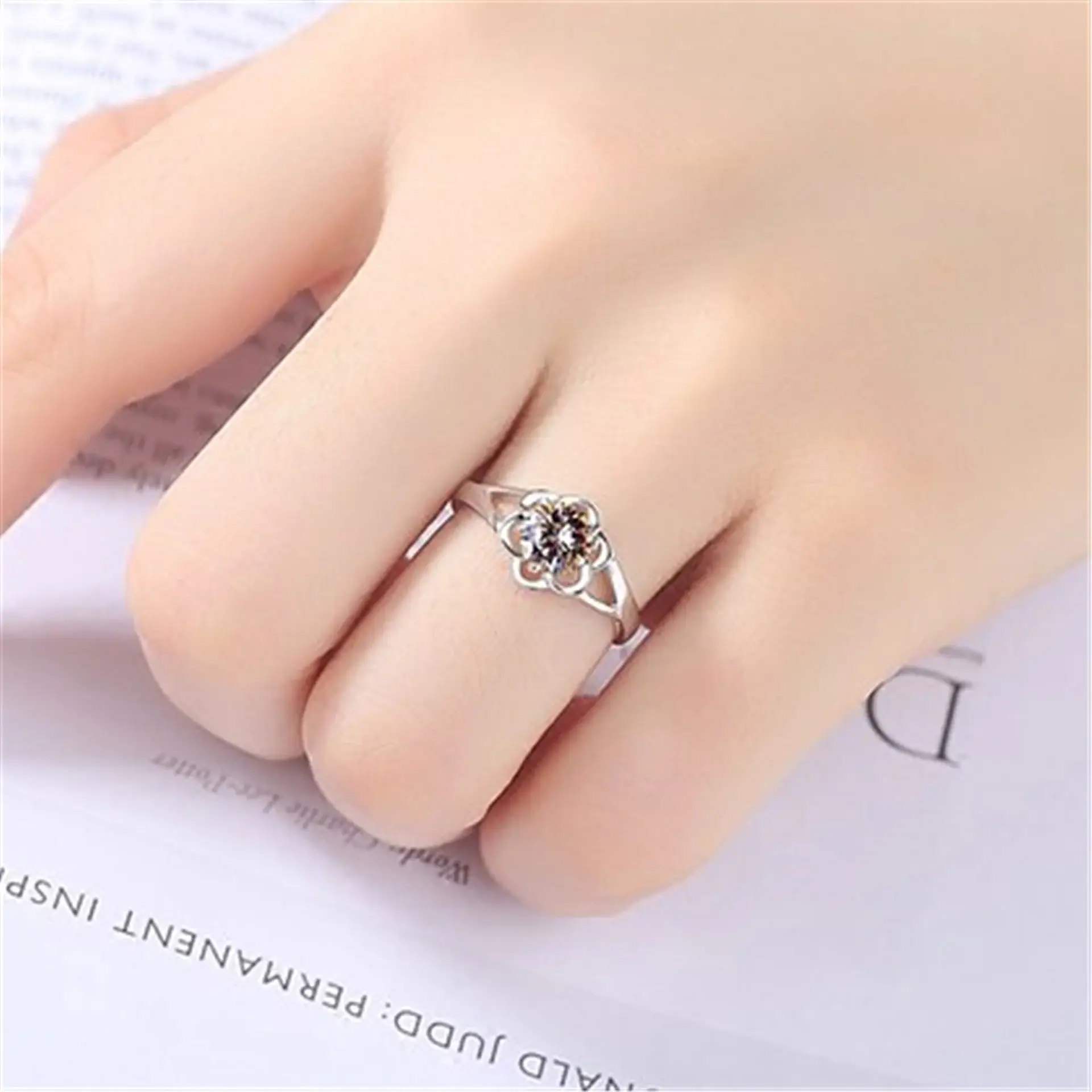 Diamond Ring for Women - Elegant Design for Weddings & Daily Wear — feature 2