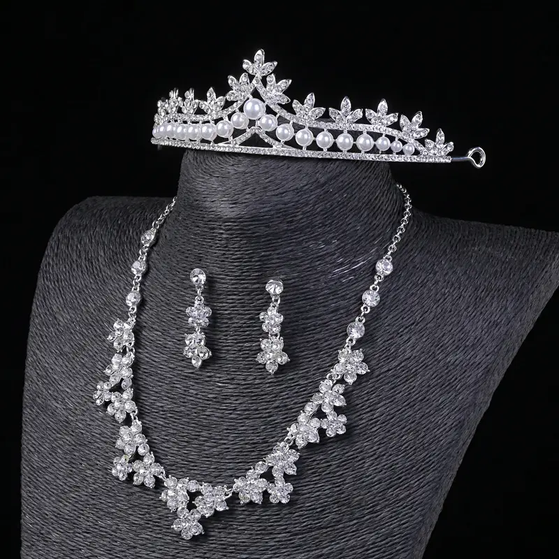 New Rhinestone Bridal Jewelry Set Three-Piece Wedding Crown Necklace Headdress Set - Image 4