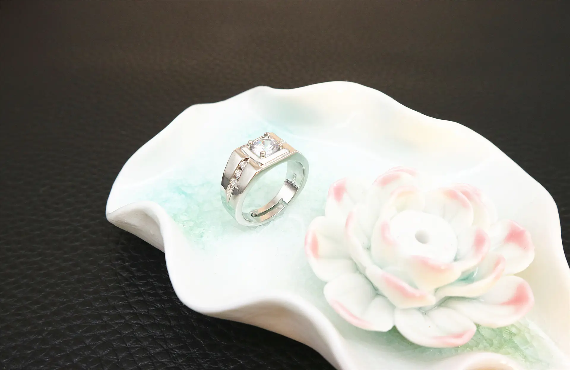 18K Platinum Wide Diamond Men's Ring with Gemstone Center — feature 28
