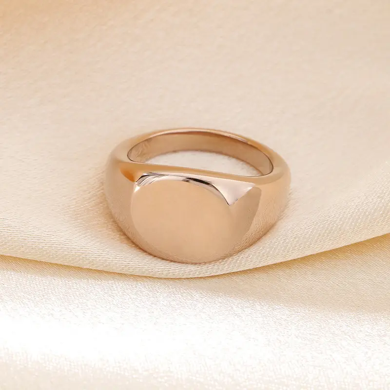 Golden Geometric Engraved Titanium Steel Ring 9.5mm - Image 3