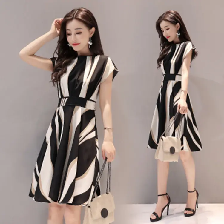 Women Korean Style Mid-Length Dress Black White Loose Slim