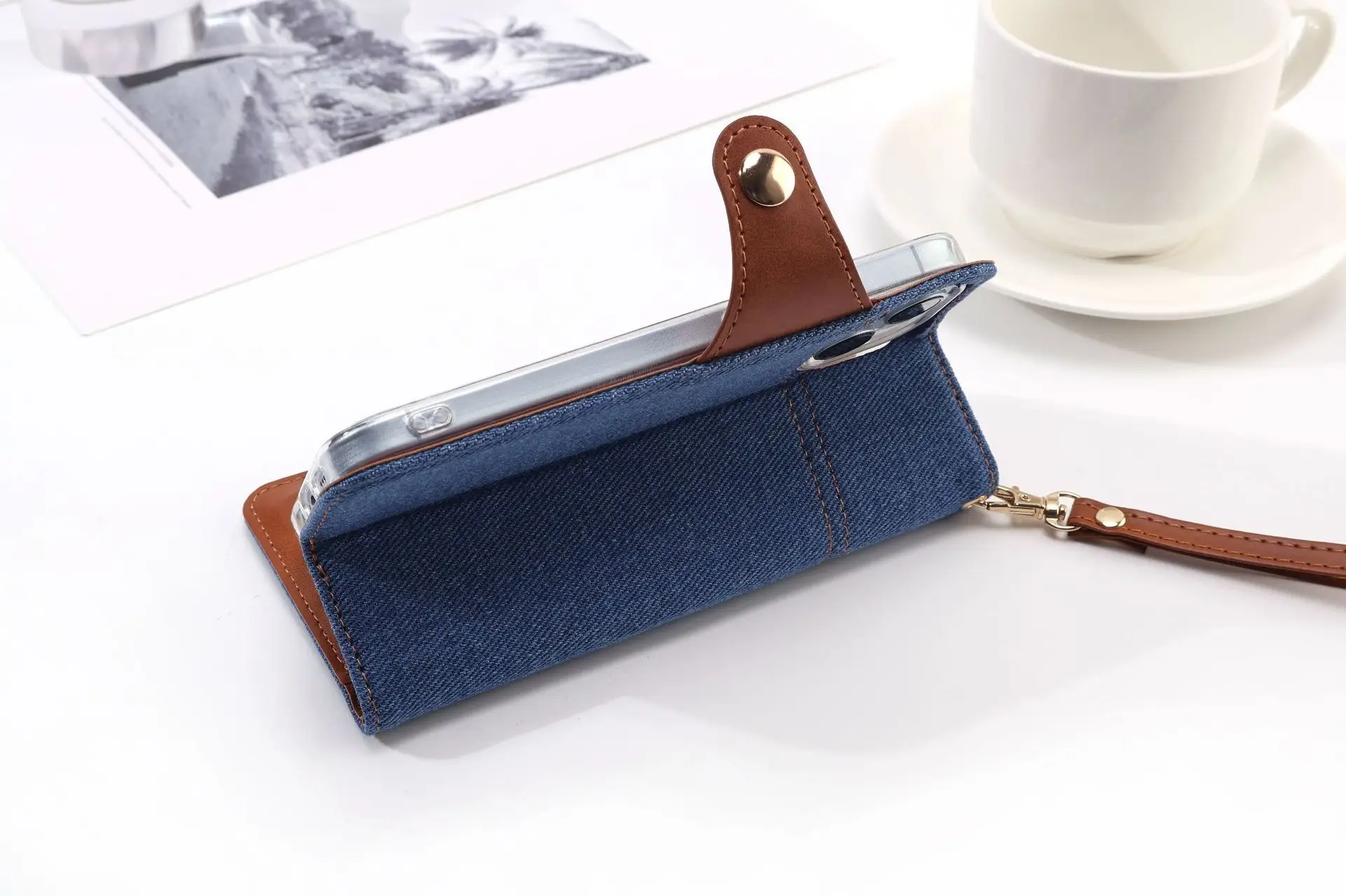 Japan New Denim iPhone17 Flip Cover Case — feature 18