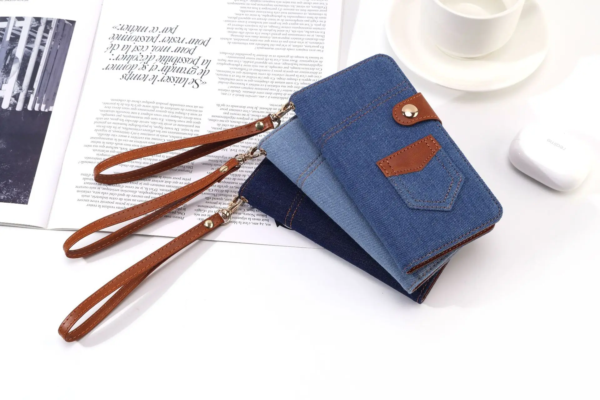 Japan New Denim iPhone17 Flip Cover Case — feature 7
