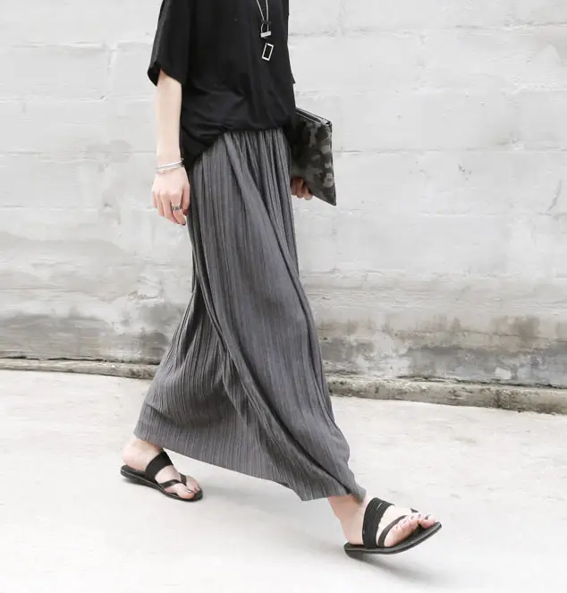 Women's Pleated Skirt Olive Green Large Hem — feature 3