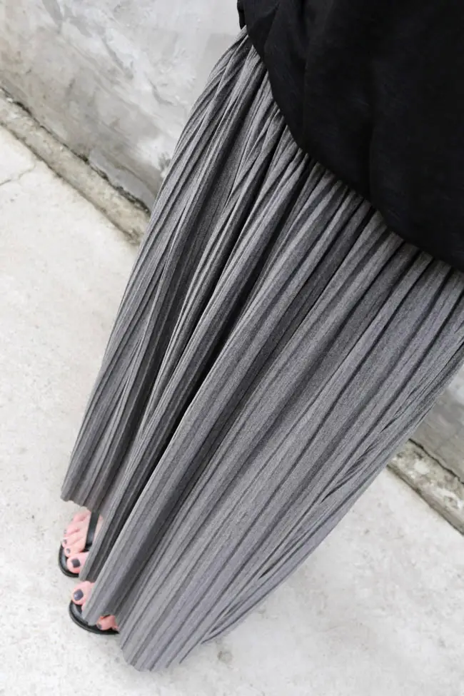 Women's Pleated Skirt Olive Green Large Hem — feature 5