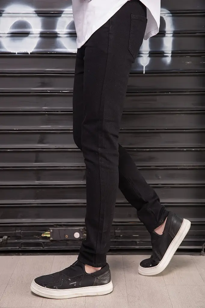 Black Slim Fit Men's Jeans Korean Style Summer Wear — feature 7