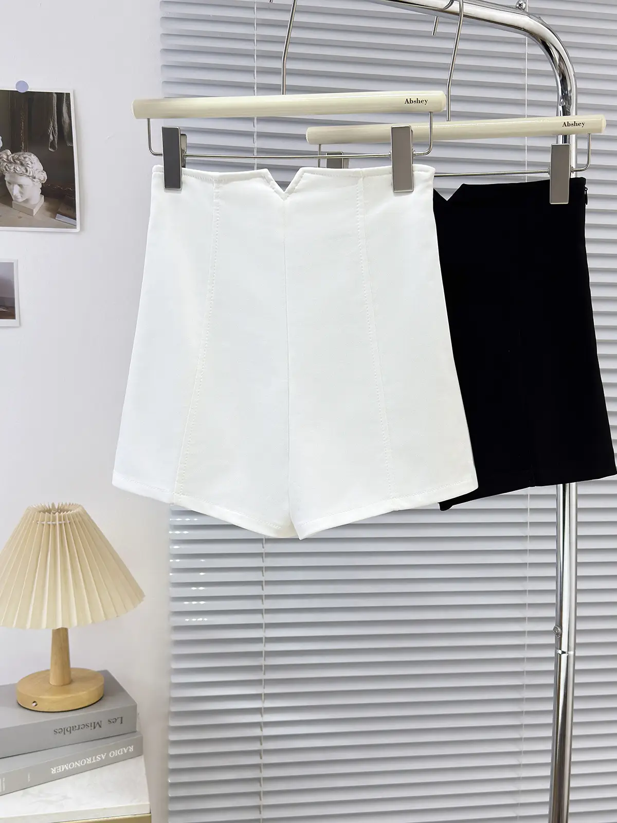 White Hot Pants with Side Zipper & Elastic A-Line Design — feature 1