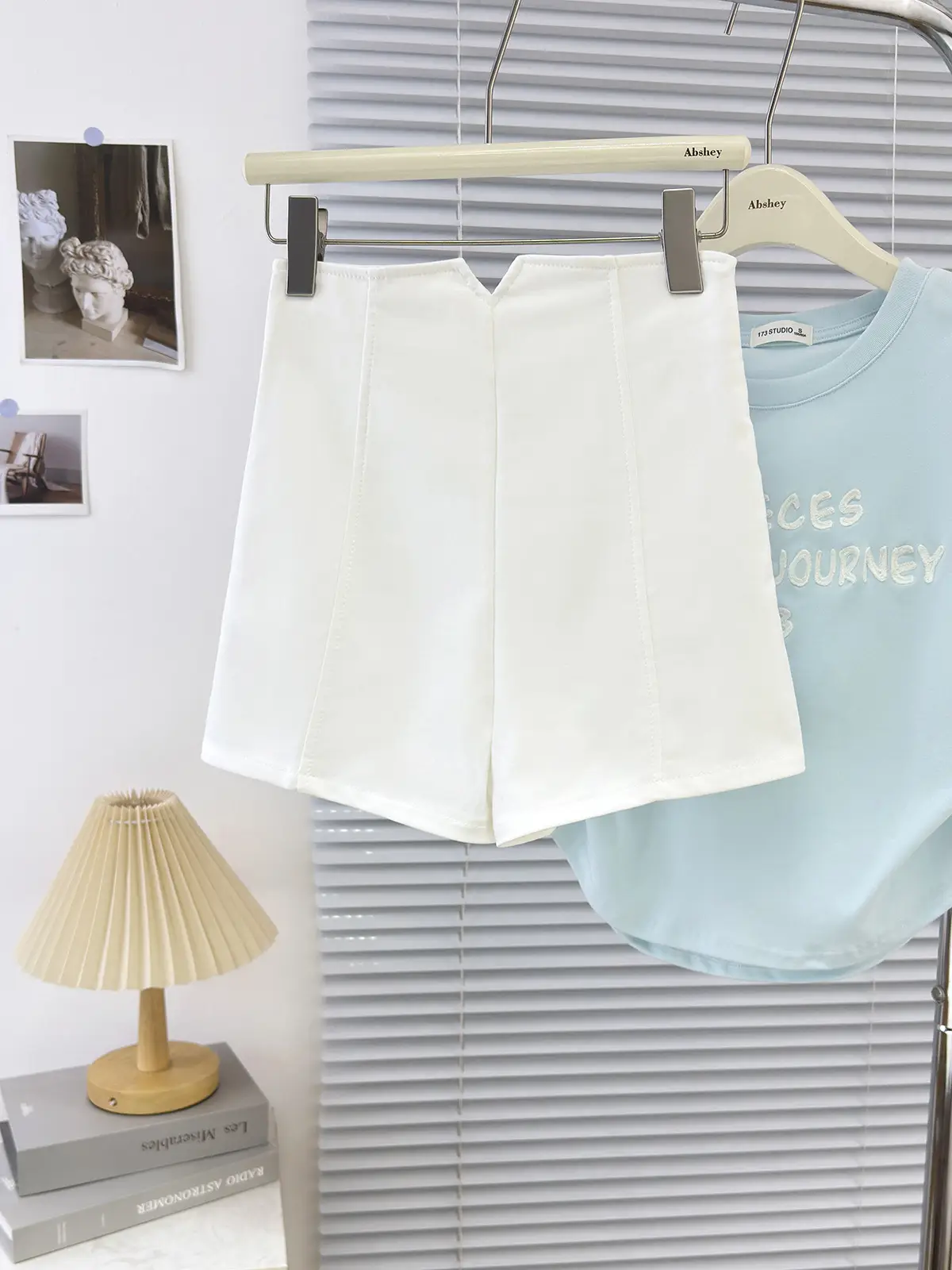 White Hot Pants with Side Zipper & Elastic A-Line Design — feature 10
