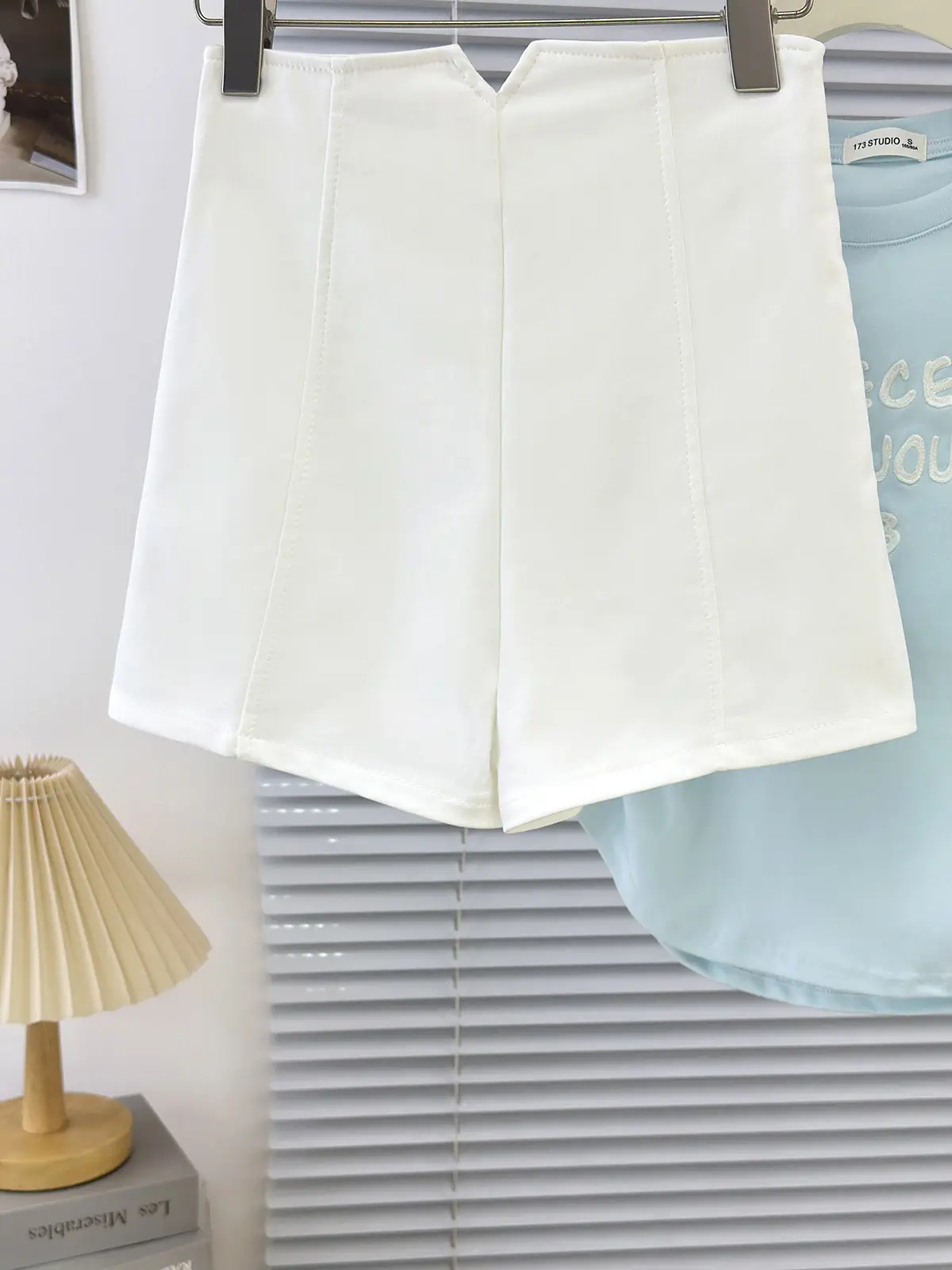 White Hot Pants with Side Zipper & Elastic A-Line Design — feature 7