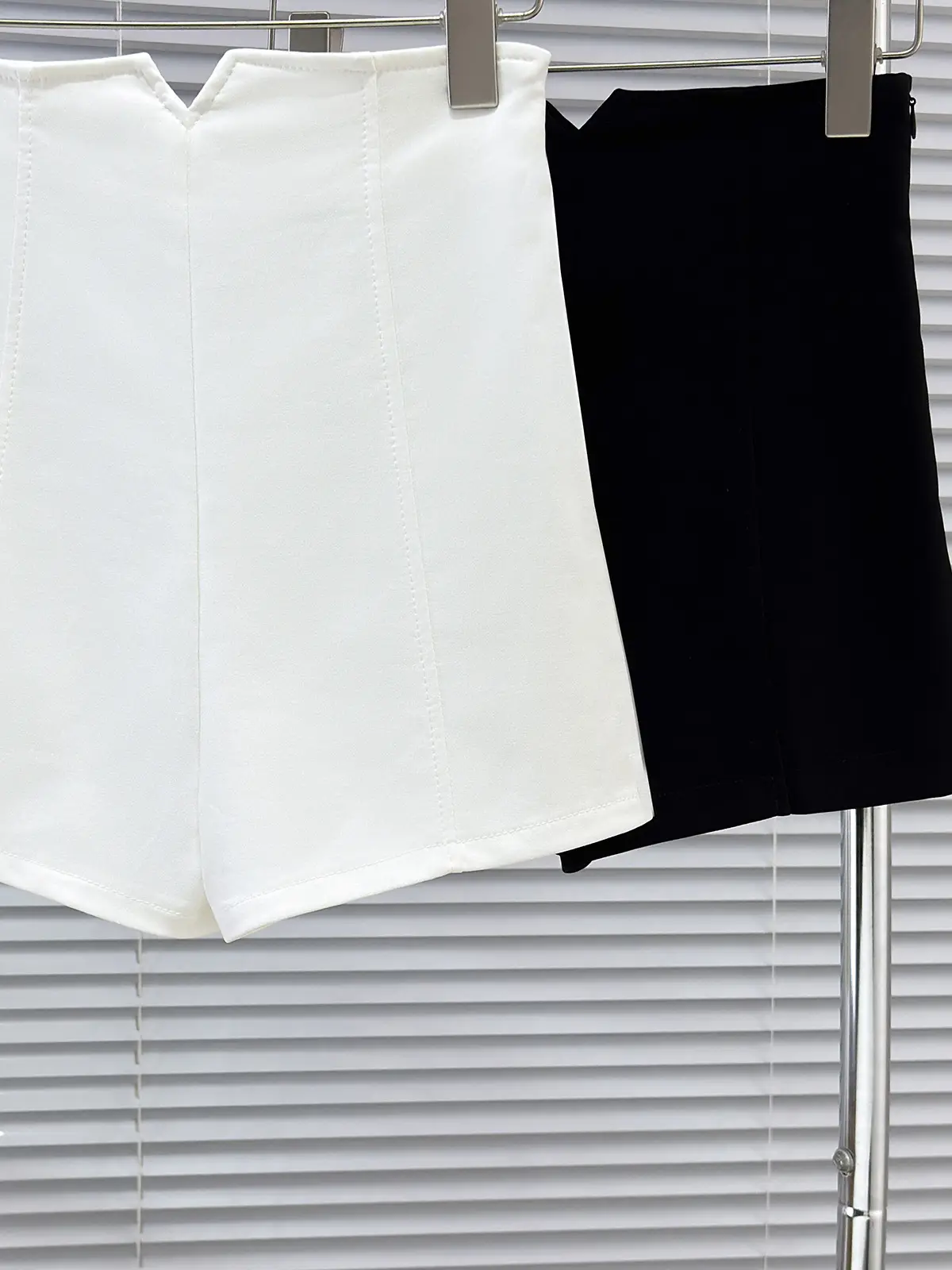White Hot Pants with Side Zipper & Elastic A-Line Design — feature 9