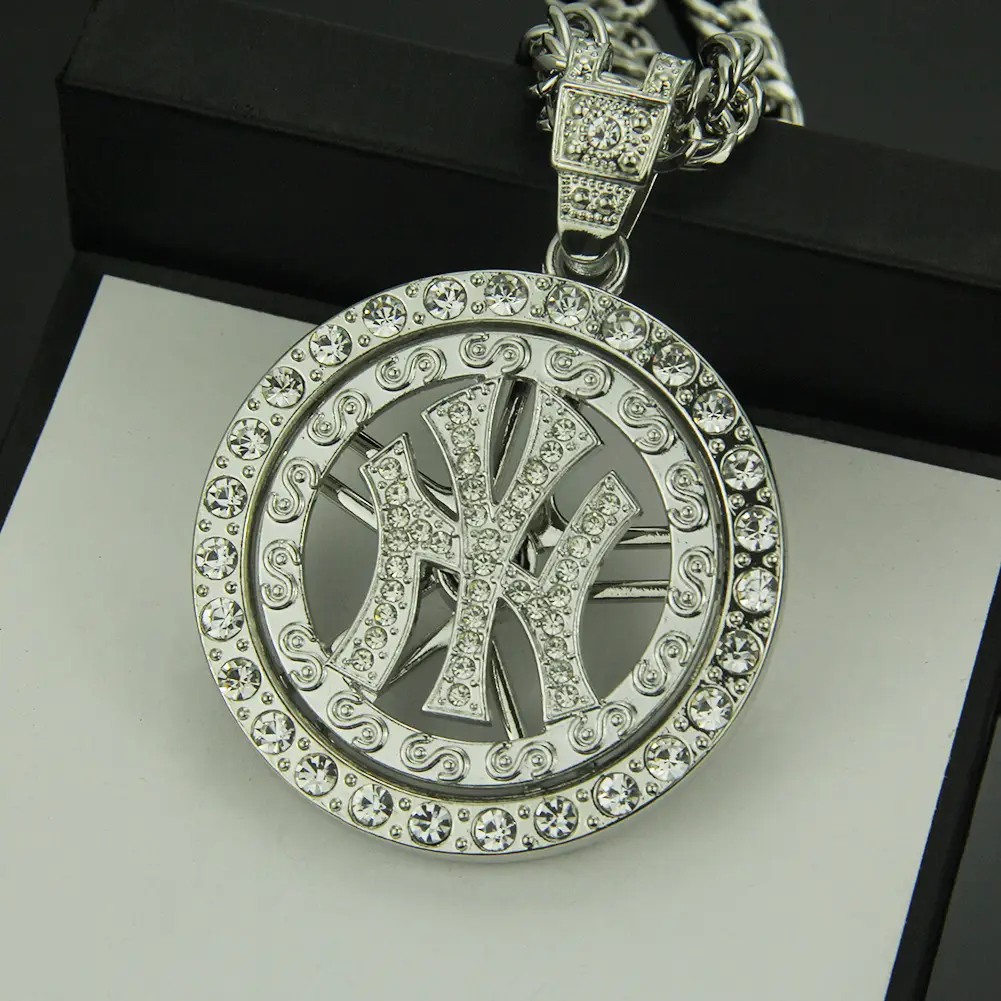 Gold Diamond Personality Round Necklace for Men - Image 4