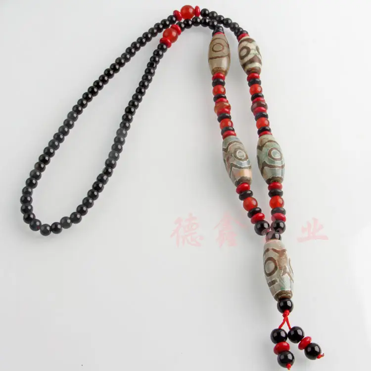 Agate Dragon Scales Beads Necklace with Nine Eyes Design