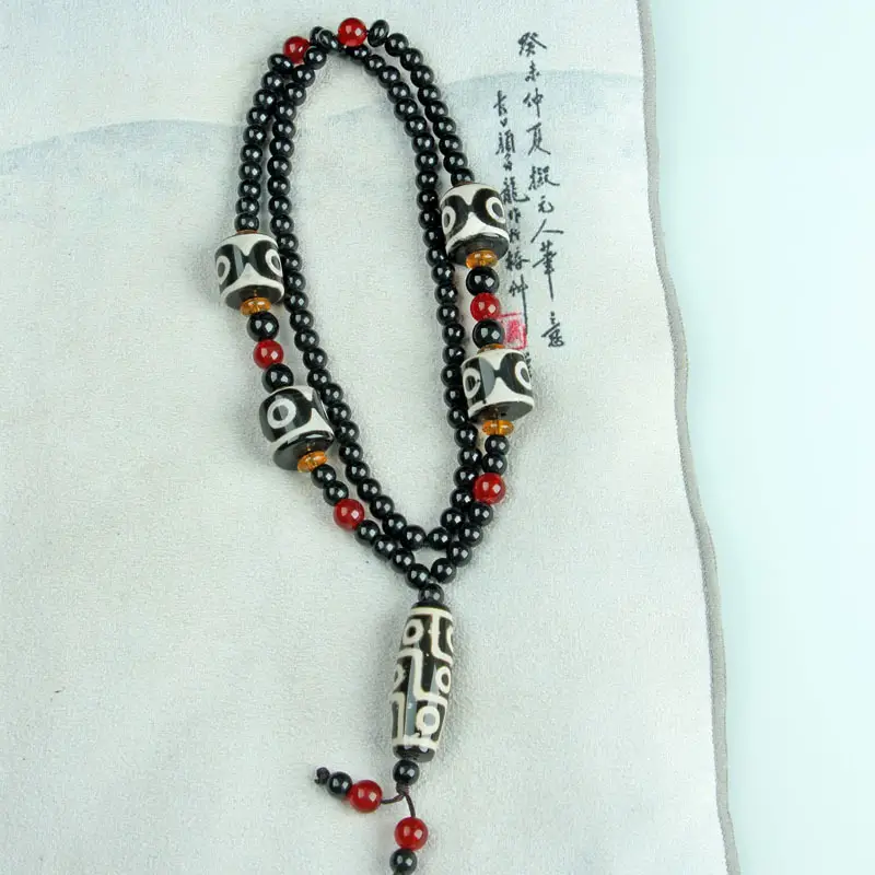 Agate Dragon Scales Beads Necklace with Nine Eyes Design