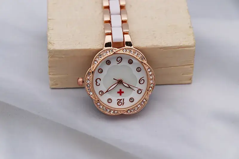 Waterproof Heart Design Pocket Watch with Luminous Dial — feature 13