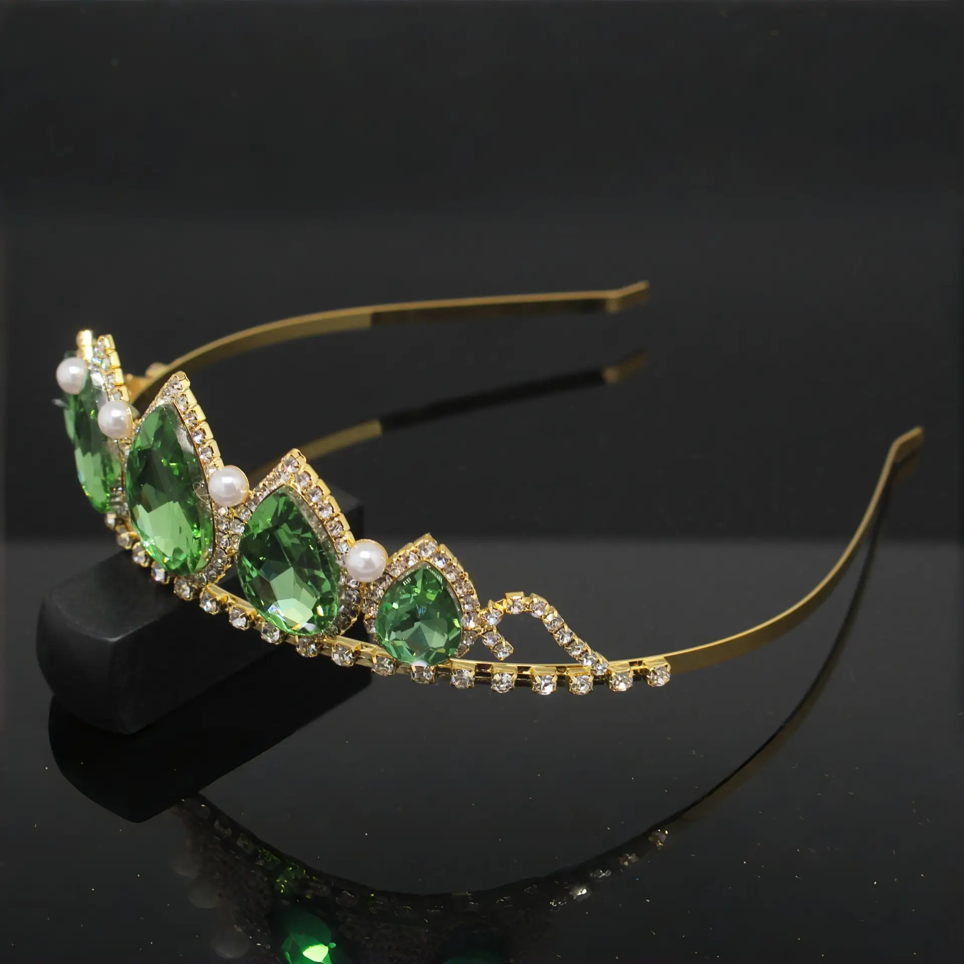 Purple Pearl Diamond Hair Crown for Women — feature 3