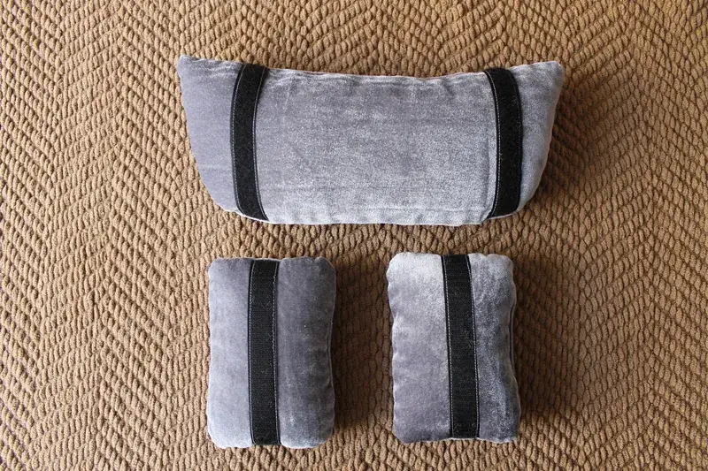 Newborn Photography Pillow Gray Velvet 3-Piece Set — feature 10