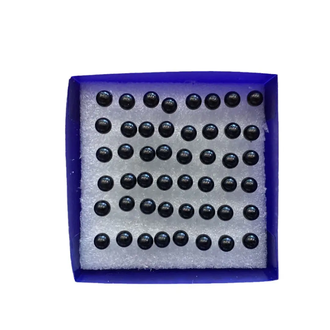 Pearl Earrings with Needle-Sized Design