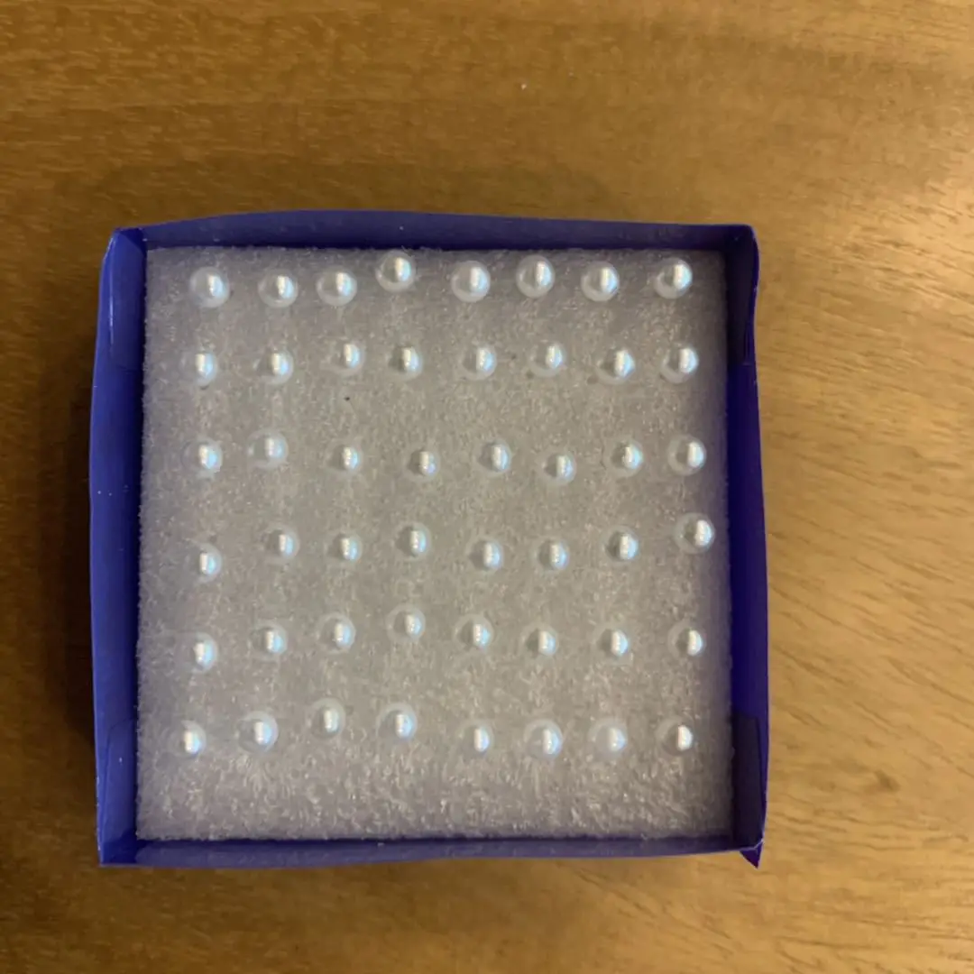 Pearl Earrings with Needle-Sized Design