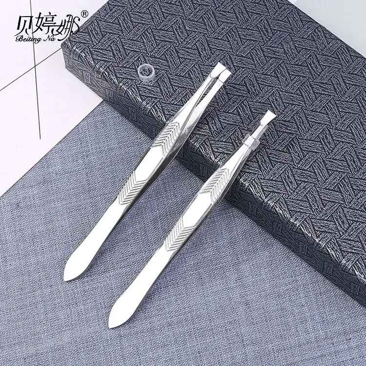 Betina Small Pull Eyebrow Clip Clip - Image 2