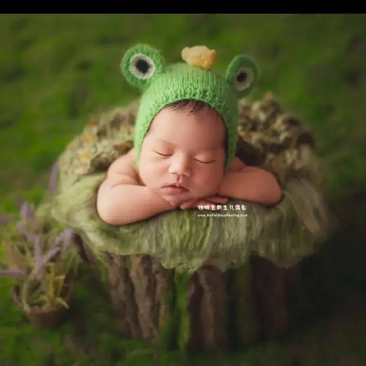 Baby Frog Hat with High-Quality Crochet Design - Image 3
