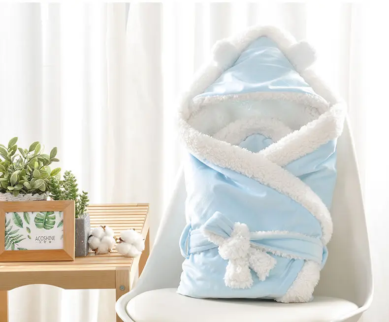 Pink Cloud Baby Swaddle Blanket with Lamination — feature 9