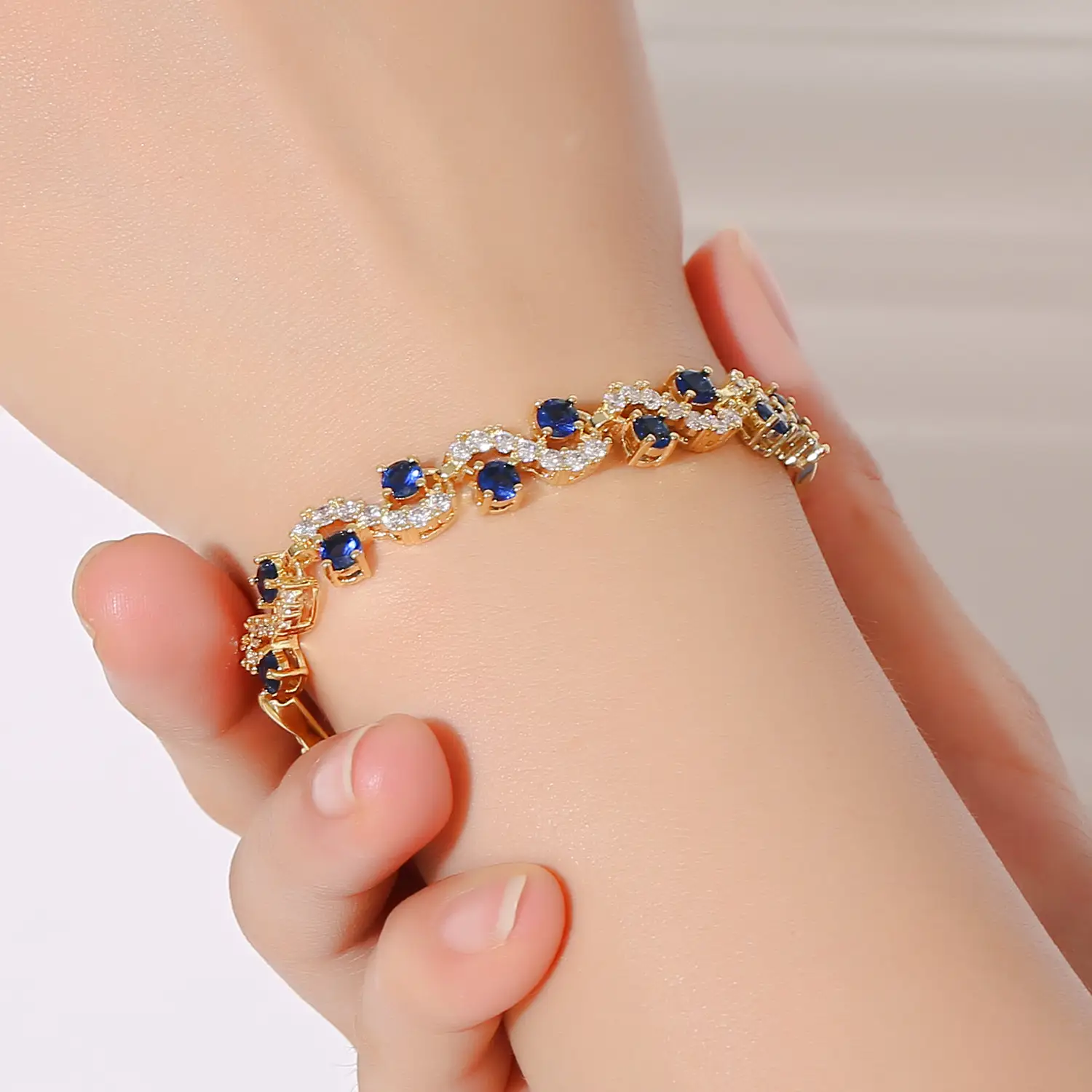 Shiny Zircon Bracelet with Blue Gemstones for Women