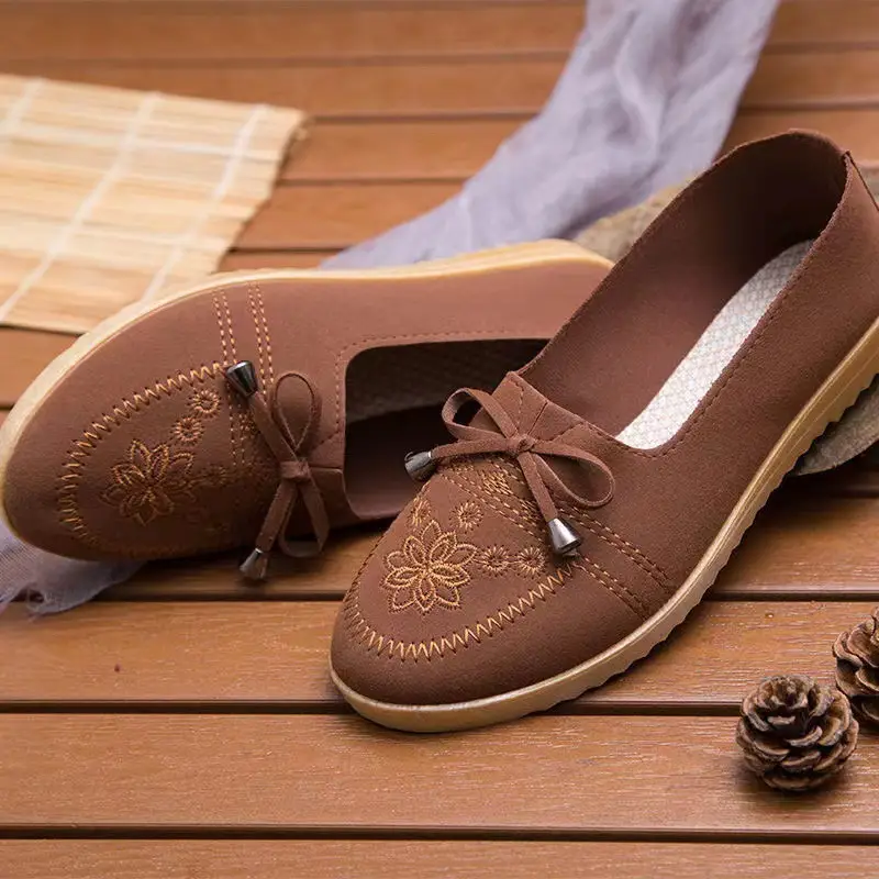 Spring Autumn Old Beijing Cloth Shoes Shallow Mouth Slip-on Middle-aged and Elderly Mother Shoes Foreign Trade Women's Shoes Casual Canvas Shoes