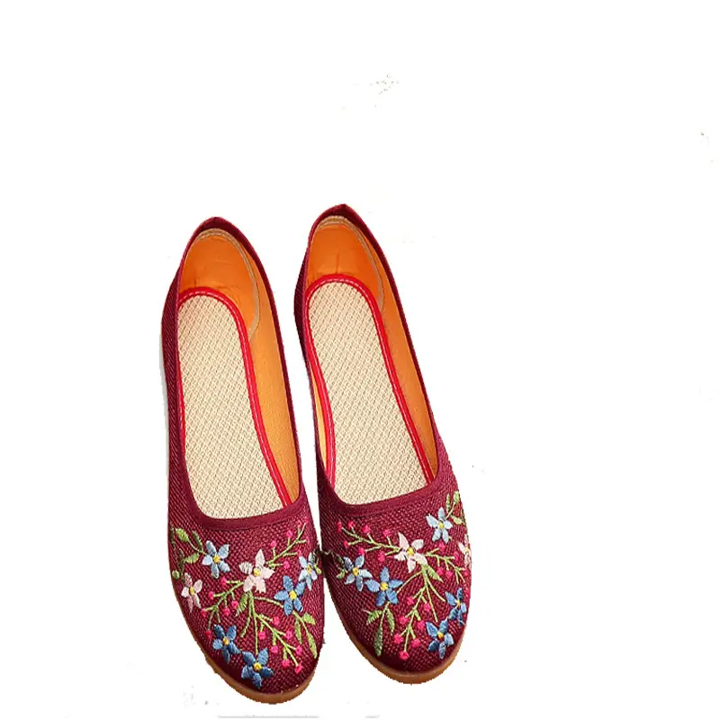 26 New Spring and Summer Old Beijing Cloth Shoes for Women, Middle-Aged and Elderly Mother's Shoes, Soft-Soled Embroidered Shoes, Ethnic Style Dance Shoes