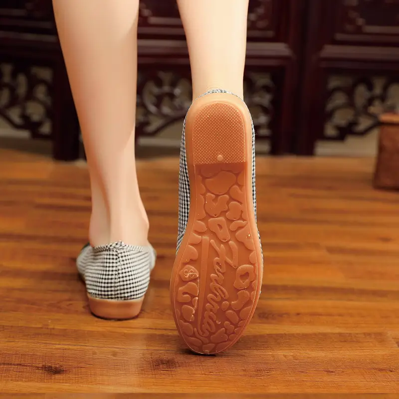 New Women's Shoes Old Beijing Cloth Shoes Middle-aged and Elderly Mothers' Shoes Loose Non-slip Women's Single-layer Shoes Slip-on Beef Sole