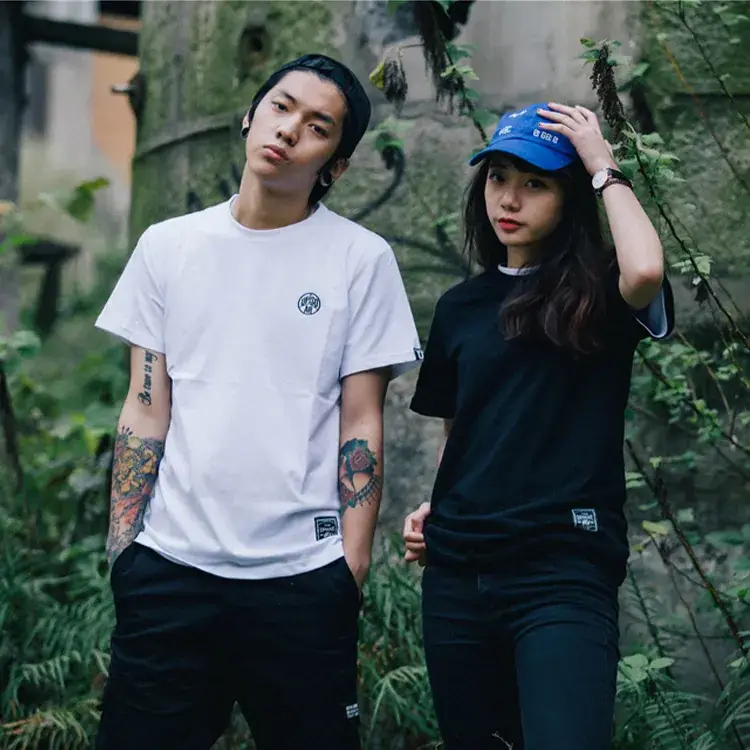 Men & Women Black White Street Fashion T-Shirt Set - Image 4