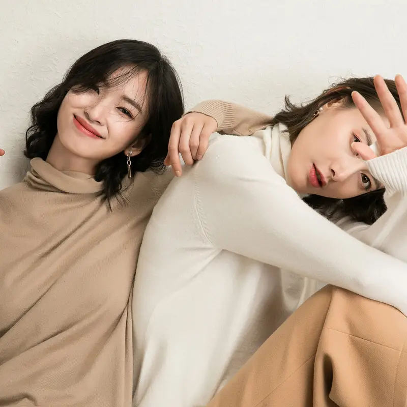 2024 Korean Women's White Turtleneck Sweater Set - Image 13