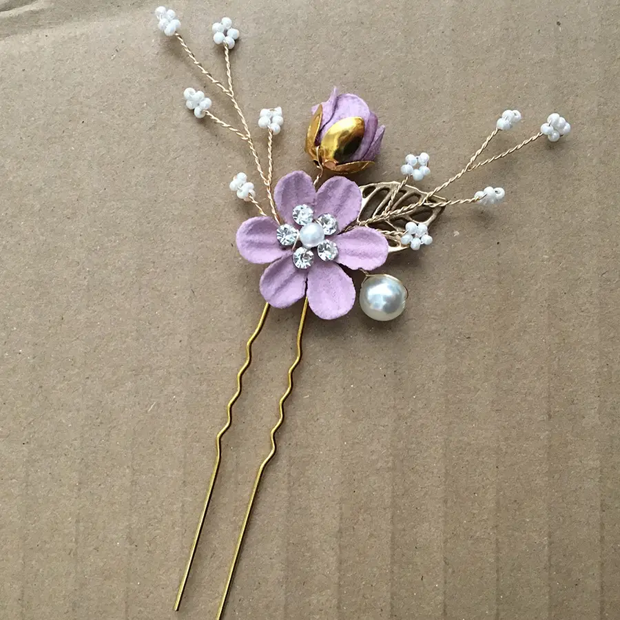White Floral Hairpin with Pearl Accents for Weddings - Image 40