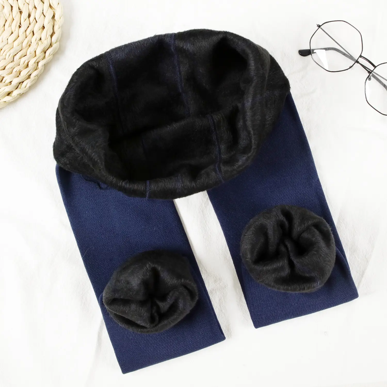 180g Plus Size Pearl Velvet Leggings Women's Fleece Lined Winter Warm Pants - Image 2