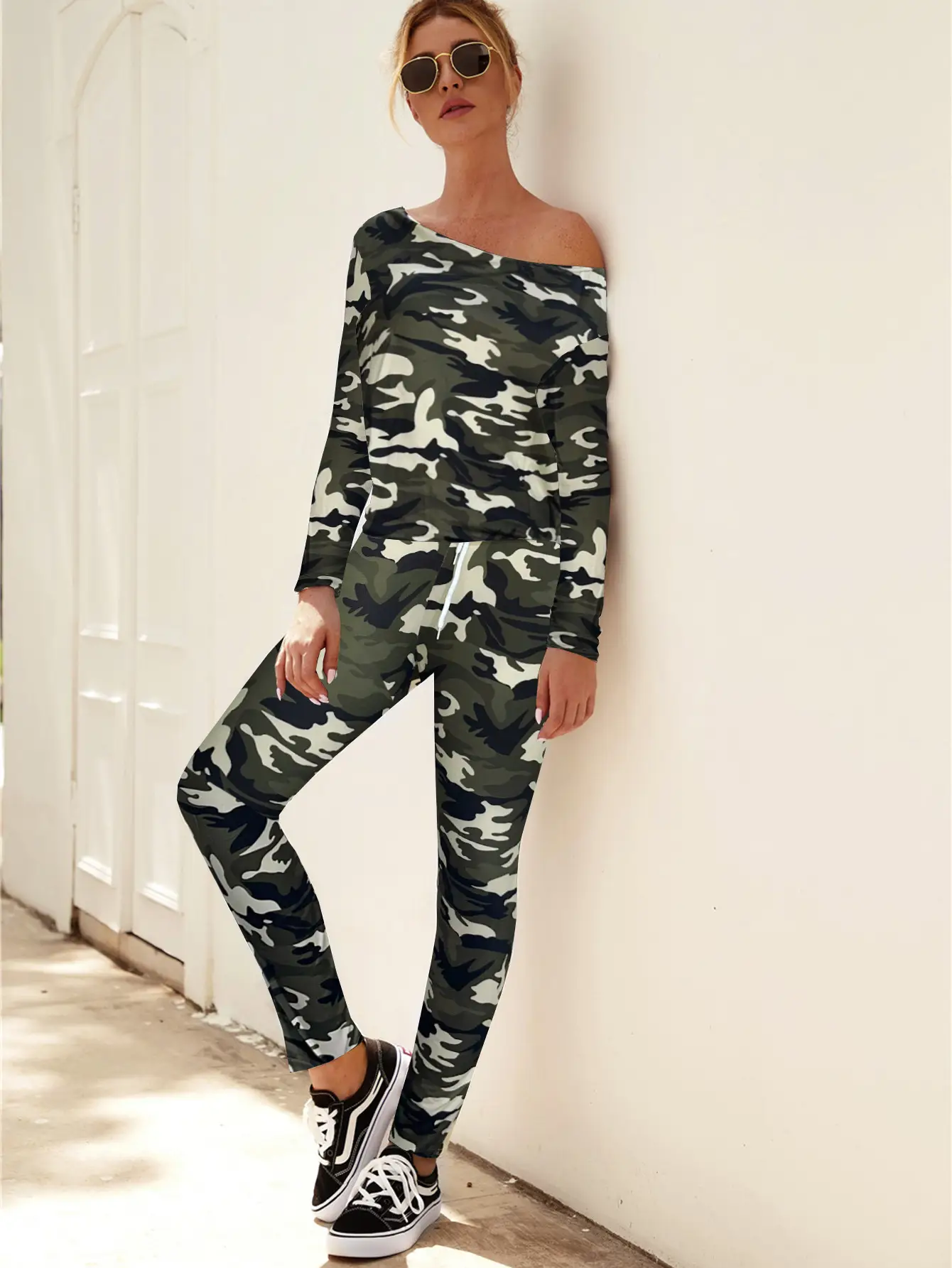 Camouflage 2022 Women's Long Sleeve Suit Black White — feature 3