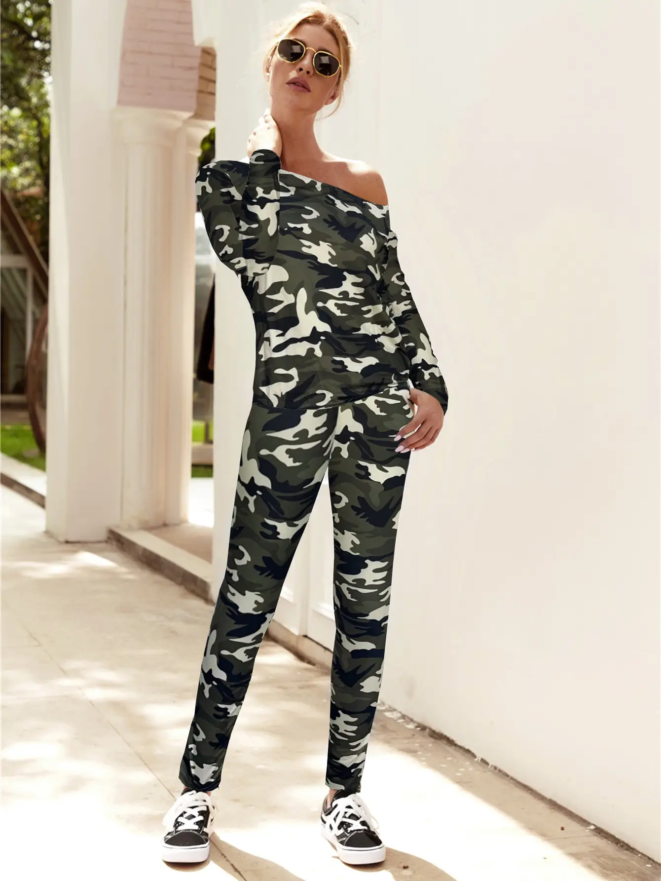 Camouflage 2022 Women's Long Sleeve Suit Black White — feature 4